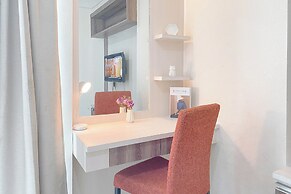 Modern Look Studio Apartment at Woodland Park Residence