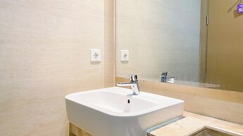 Great Location and Homey Studio Gold Coast Apartment near PIK