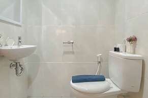 Cozy Living Studio at Evenciio Margonda Apartment