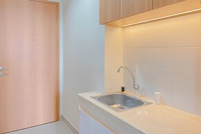 Cozy Living Studio at Evenciio Margonda Apartment