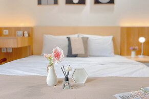 Cozy Living Studio at Evenciio Margonda Apartment