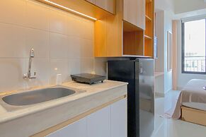 Cozy Living Studio at Evenciio Margonda Apartment