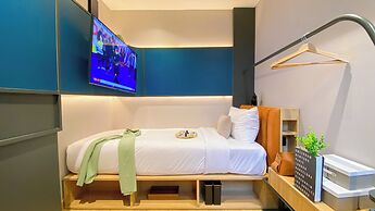 Elegant 2BR Loft Garden Villa at Collins Boulevard Apartment