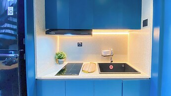 Elegant 2BR Loft Garden Villa at Collins Boulevard Apartment