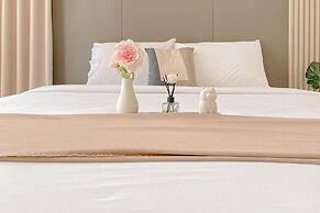 Chic 1BR Apartment at Menara Jakarta Kemayoran