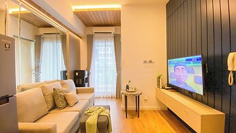 Gorgeous and Restful 2BR Apartment at M-Town Residence near Mall