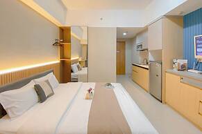 Restful and Homey Studio at Gateway Park LRT City Bekasi Apartment