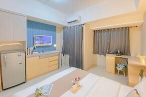 Restful and Homey Studio at Gateway Park LRT City Bekasi Apartment