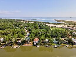 Happy Lee Ever After - 1424 Cadillac Avenue 2 Bedroom Home