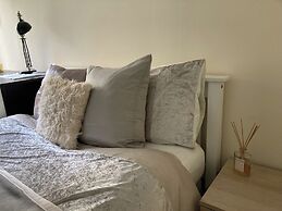 Charming London Apartment With Great Views