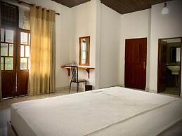 Elepath Lodge - Pinnawala