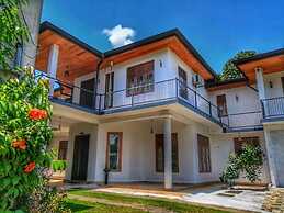Elepath Lodge - Pinnawala