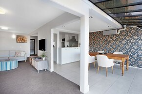 Parnell Vista 2BR Apartment with Seaview