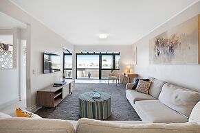 Parnell Vista 2BR Apartment with Seaview