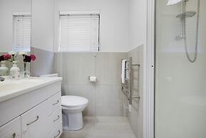 Parnell Vista 2BR Apartment with Seaview