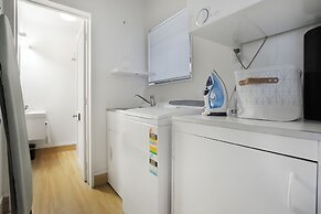 Parnell Vista 2BR Apartment with Seaview