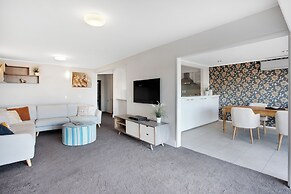 Parnell Vista 2BR Apartment with Seaview