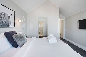 Parnell Vista 2BR Apartment with Seaview