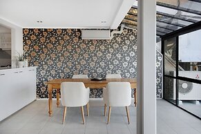 Parnell Vista 2BR Apartment with Seaview