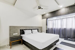 Paradox Plaza Hotel Near Delhi Airport