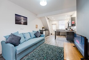 St Ives Grove