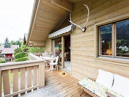 Cosy Chalet With top View