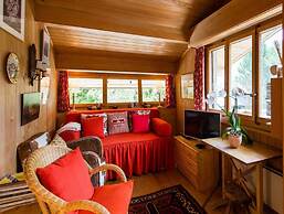 Cosy Chalet With top View