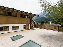 Cosy Chalet With top View