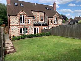 Nixey Cottage - From 250 Per Night