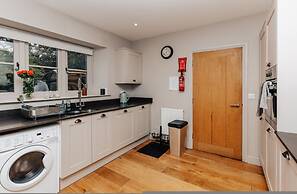 Nixey Cottage - From 250 Per Night