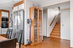 5-bed-rooms House With Jacuzzi, Free Parking, and 2 Toilets-bath in Ma