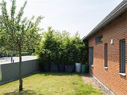 5-bed-rooms House With Jacuzzi, Free Parking, and 2 Toilets-bath in Ma