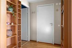 5-bed-rooms House With Jacuzzi, Free Parking, and 2 Toilets-bath in Ma