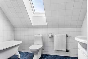 5-bed-rooms House With Jacuzzi, Free Parking, and 2 Toilets-bath in Ma