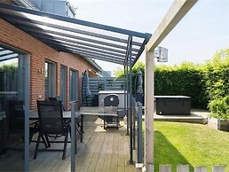 5-bed-rooms House With Jacuzzi, Free Parking, and 2 Toilets-bath in Ma