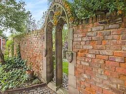 Papist Hall Cottages