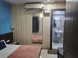 Goroomgo Ganga Palace Mathura