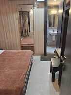 Goroomgo Ganga Palace Mathura