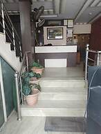 Goroomgo Ganga Palace Mathura