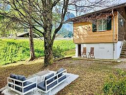 Cosy Chalet With Garden