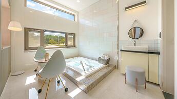 Gangneung Cresostay Pension