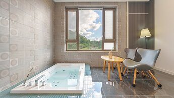 Gangneung Cresostay Pension