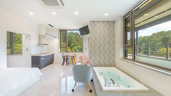 Gangneung Cresostay Pension