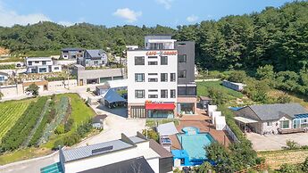 Gangneung Cresostay Pension