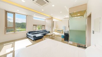 Gangneung Cresostay Pension