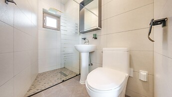 Gangneung Cresostay Pension