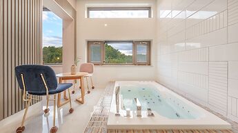 Gangneung Cresostay Pension