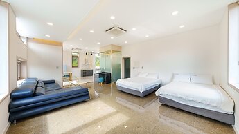 Gangneung Cresostay Pension