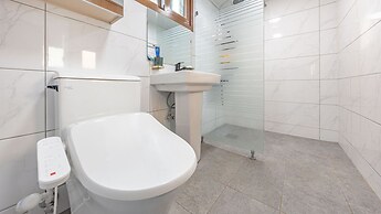 Gyeongju Adamwon Hanok Dokchae Pension