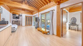 Gyeongju Adamwon Hanok Dokchae Pension